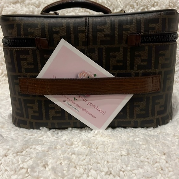 Fendi travel makeup / Train case - Picture 4 of 15